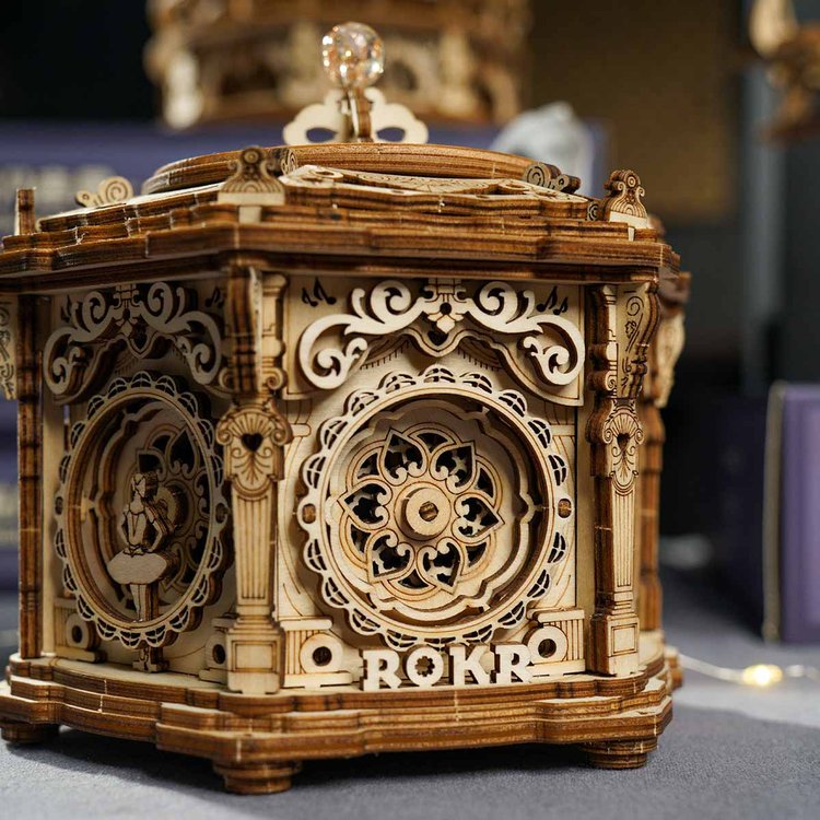 Starry Night Orrery Mechanical Music Box